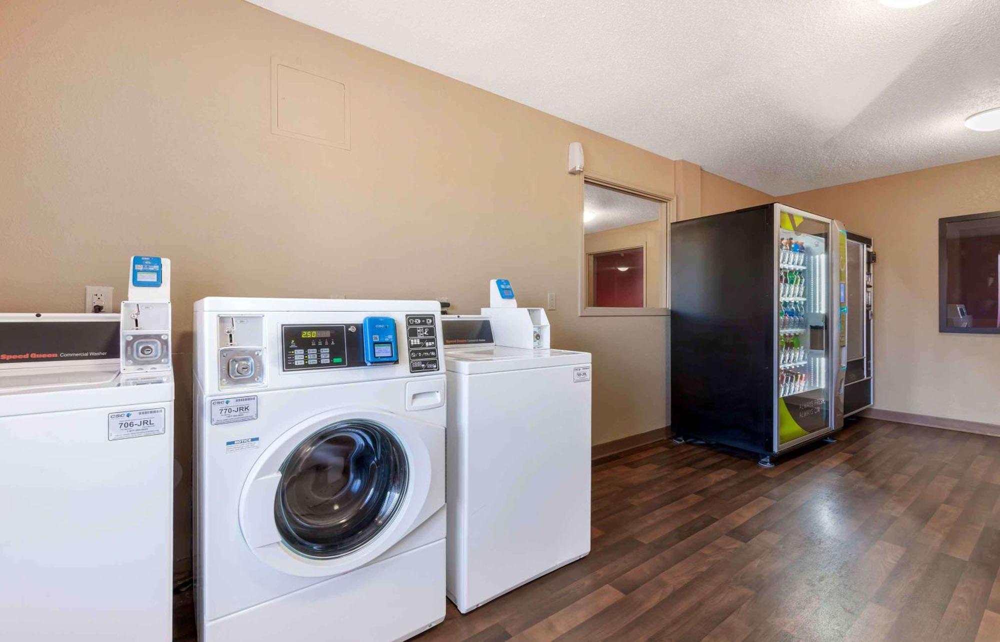 Extended Stay America Select Suites - Rockford - State Street Exteriör bild