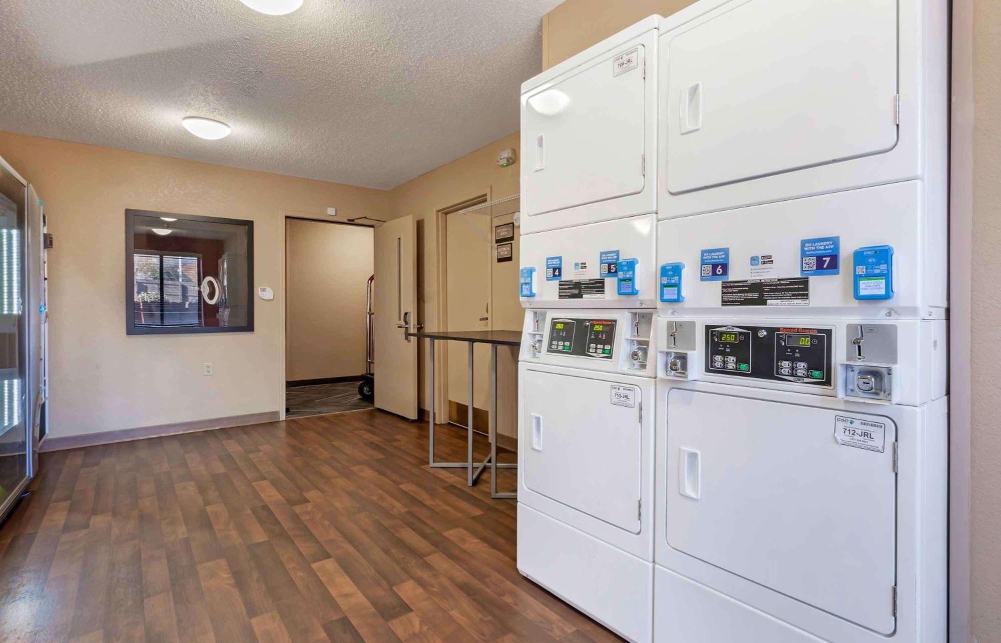 Extended Stay America Select Suites - Rockford - State Street Exteriör bild