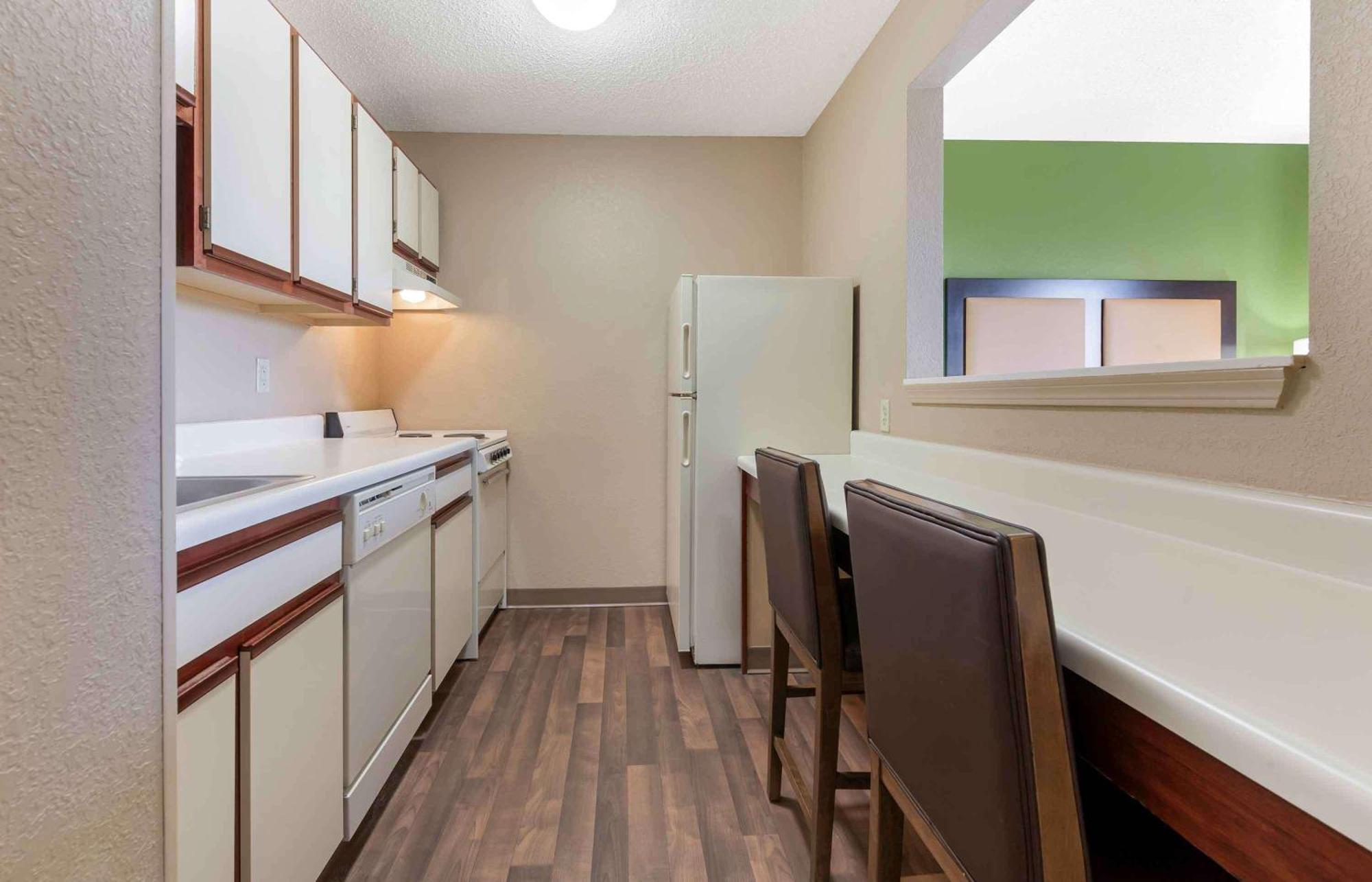 Extended Stay America Select Suites - Rockford - State Street Exteriör bild