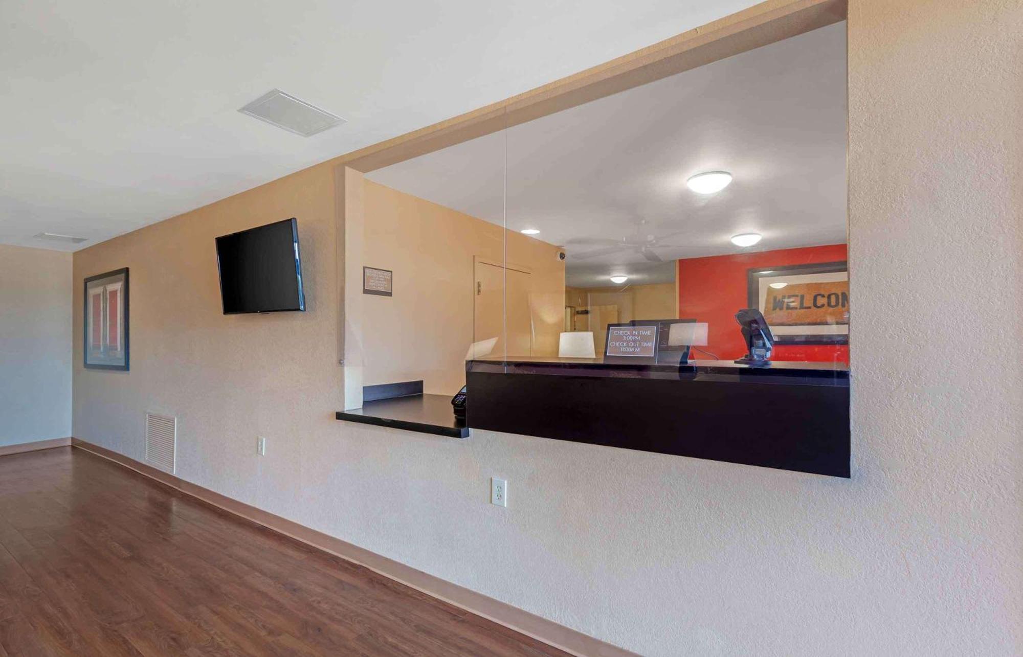 Extended Stay America Select Suites - Rockford - State Street Exteriör bild