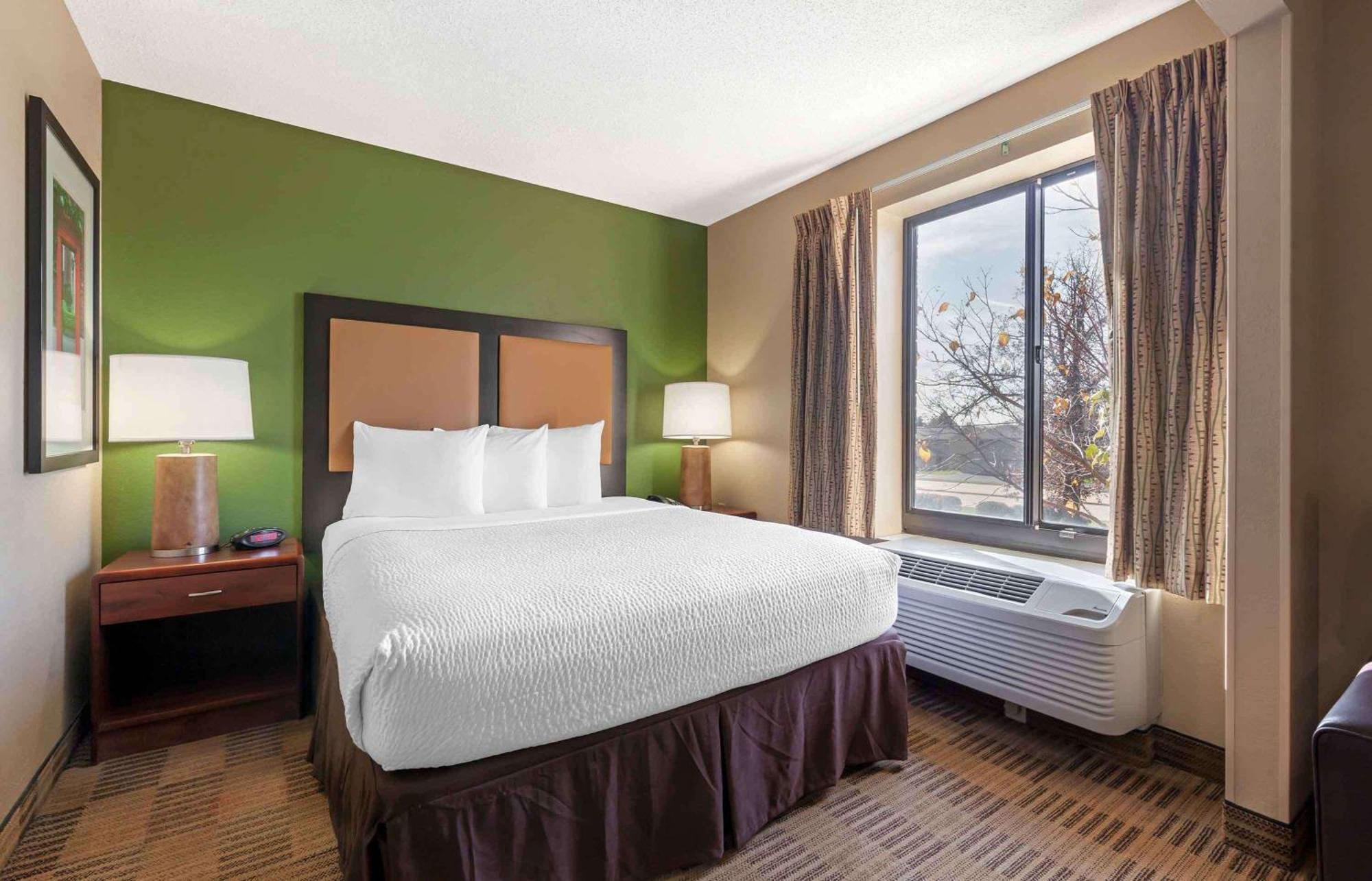 Extended Stay America Select Suites - Rockford - State Street Exteriör bild