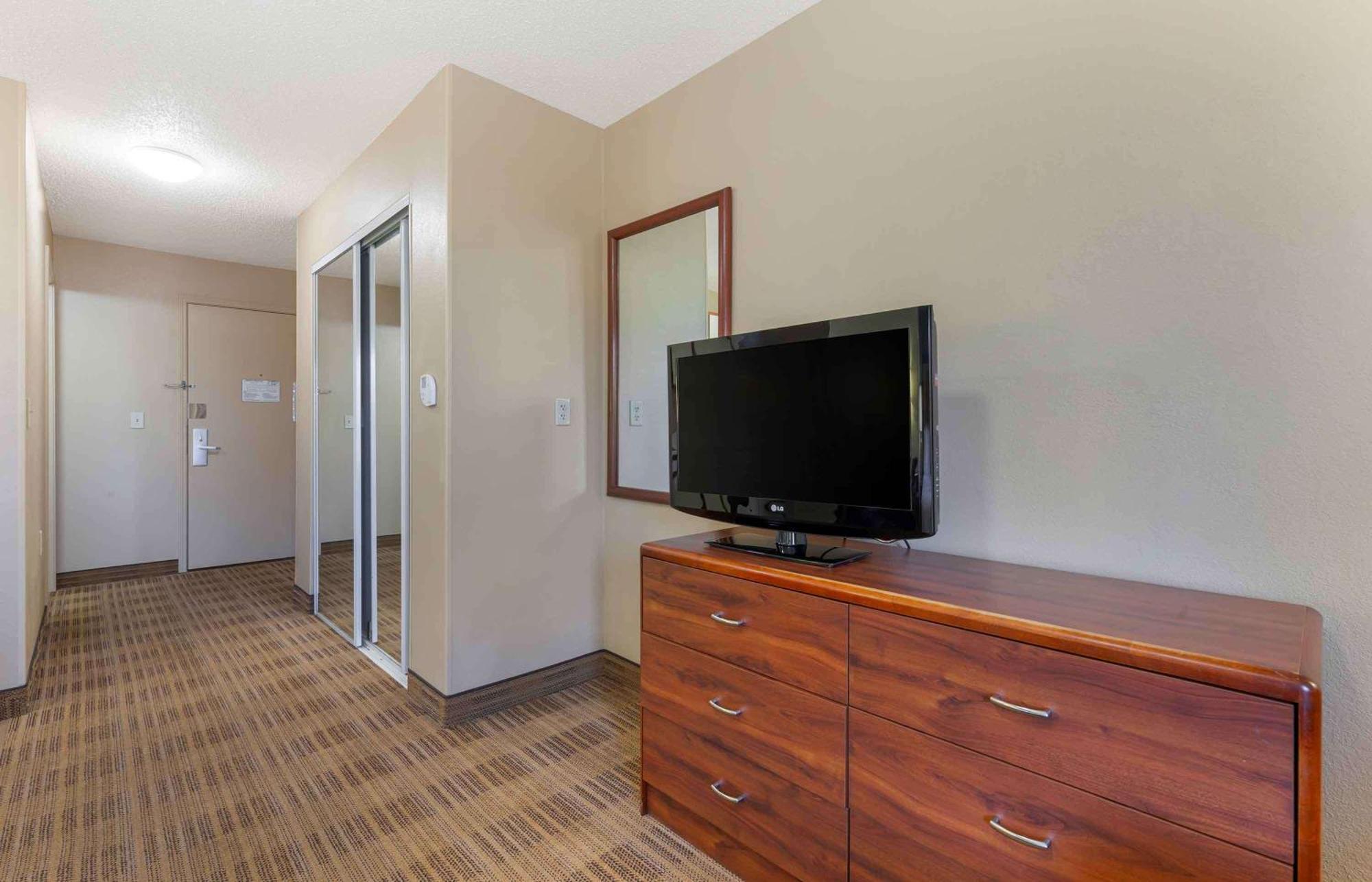 Extended Stay America Select Suites - Rockford - State Street Exteriör bild