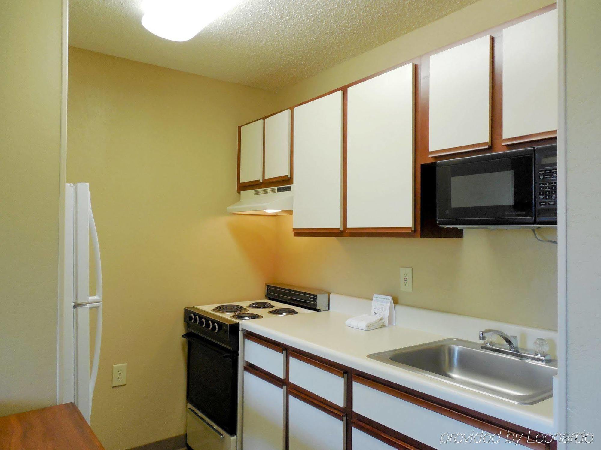 Extended Stay America Select Suites - Rockford - State Street Exteriör bild